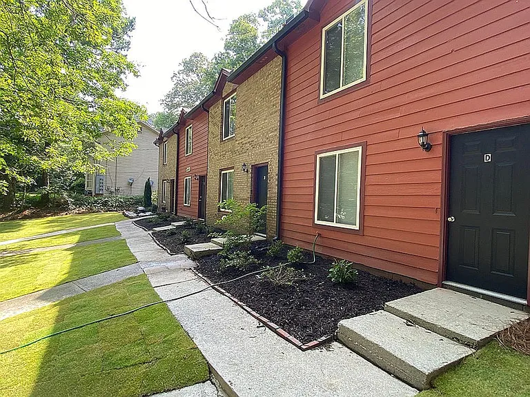 2644 Dorian Dr #D — Photo 1
