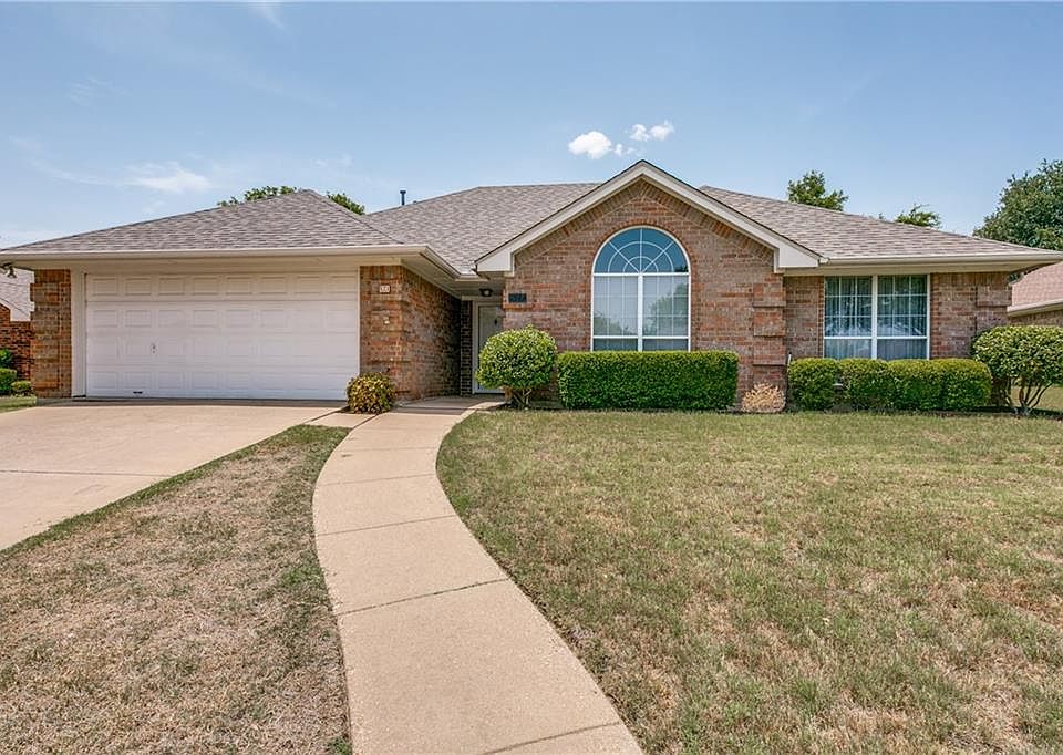 1st image of 521 Gingerbread Ln