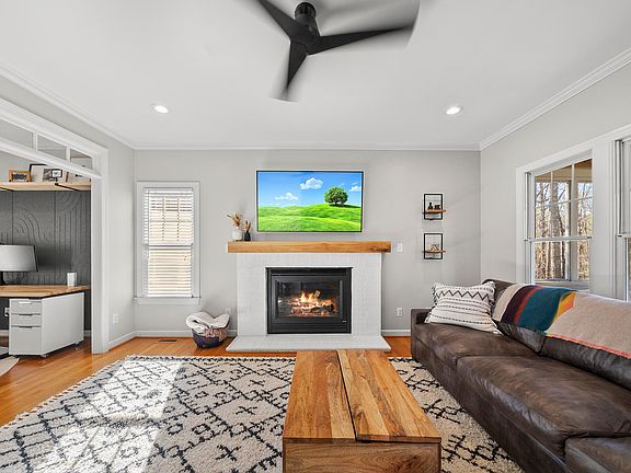 5th image of 10009 Duval St