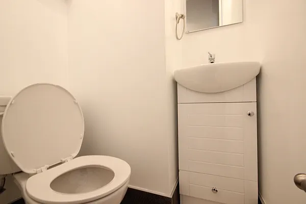 Rented by Nooklyn NYC LLC | media 32