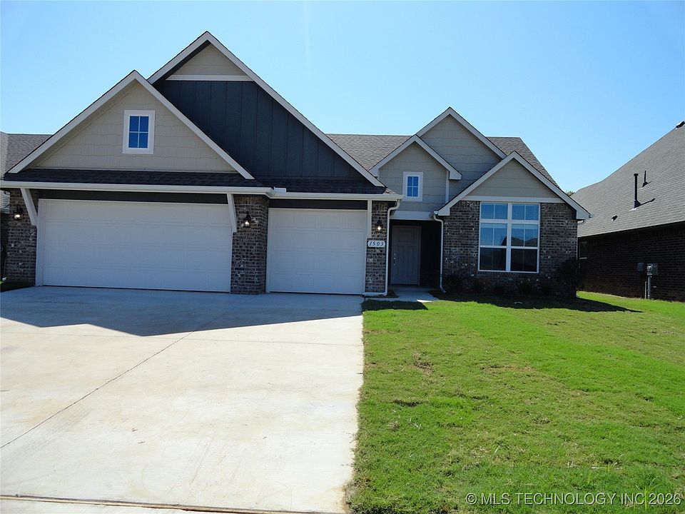 1st image of 1503 E Utica Pl