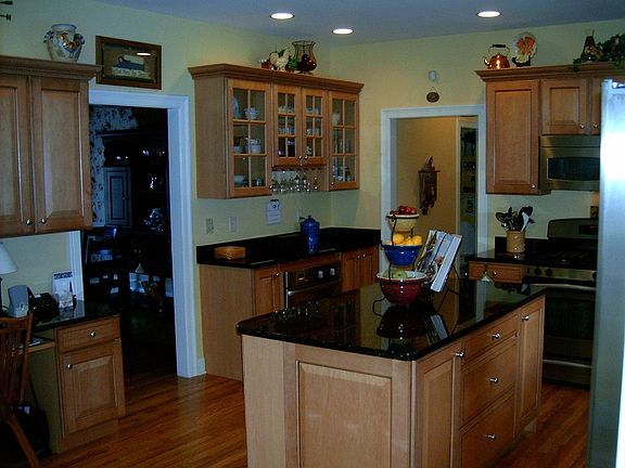 Granite & stainless kitchen