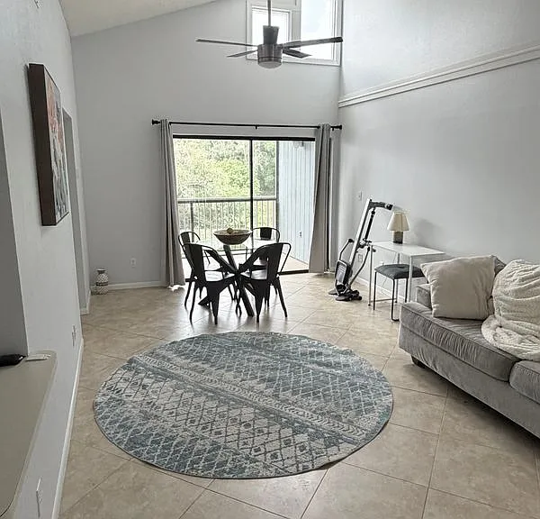 3914 Atrium Dr — Photo 5