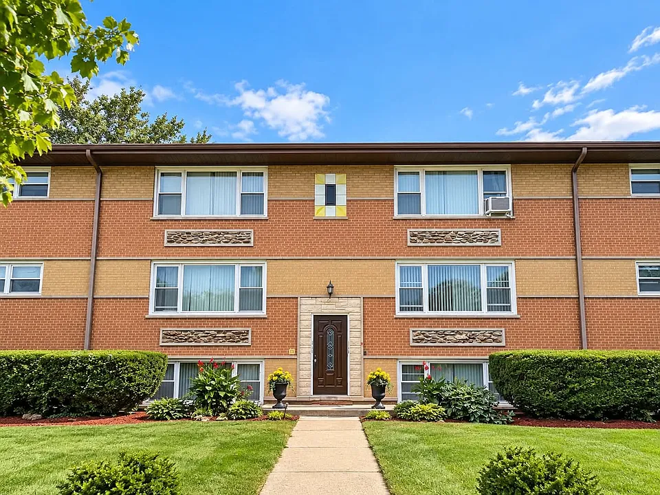 300 W Lincoln Ct #3