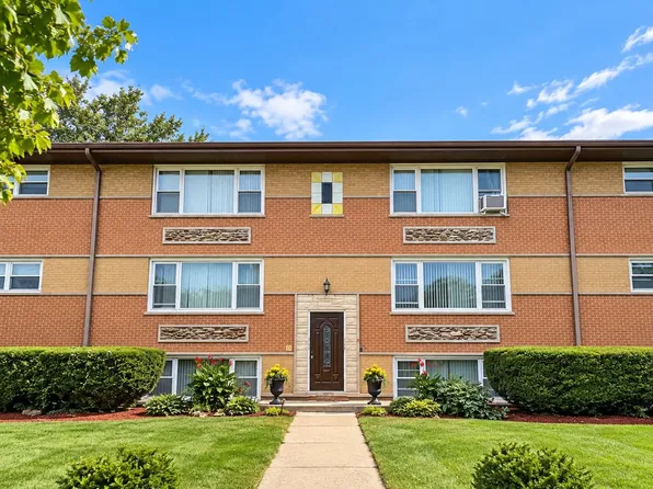 300 W Lincoln Ct APT 3, Addison, IL 60101