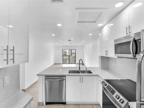 7668 SW 152nd Ave #2-211, Miami, FL 33193