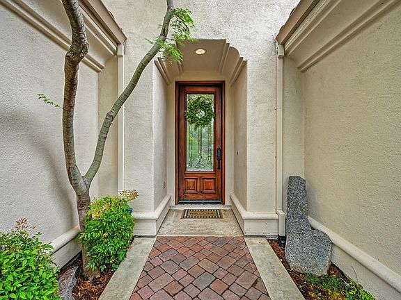 3rd image of 9260 Touchstone Ct