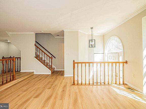 4th image of 7721 Majestic Way