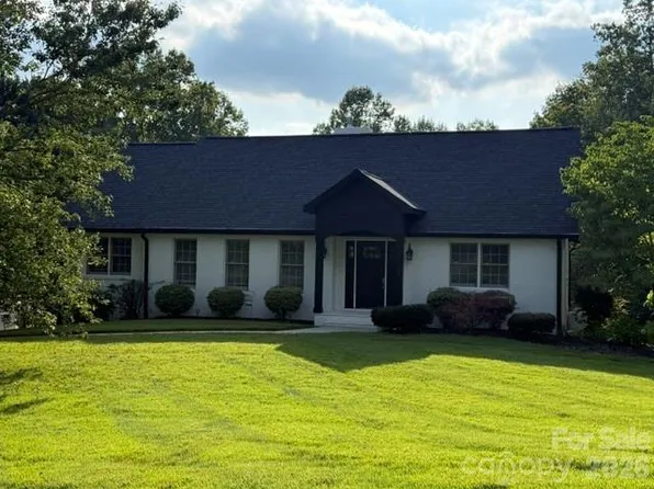1441 Shirebourn, Hickory, NC 28602