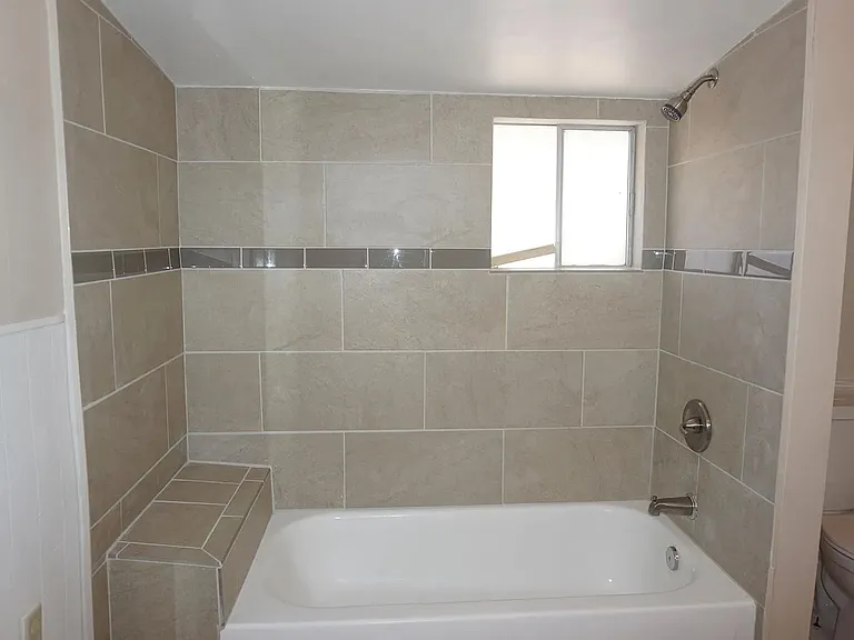 838 E Adams St #1 — Photo 9