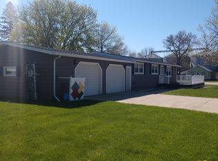 700 A Ave, Armstrong, IA 50514