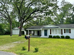 310 W Cleveland St, Sparks, GA 31647