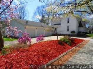 913 E Center St, Monticello, IL 61856