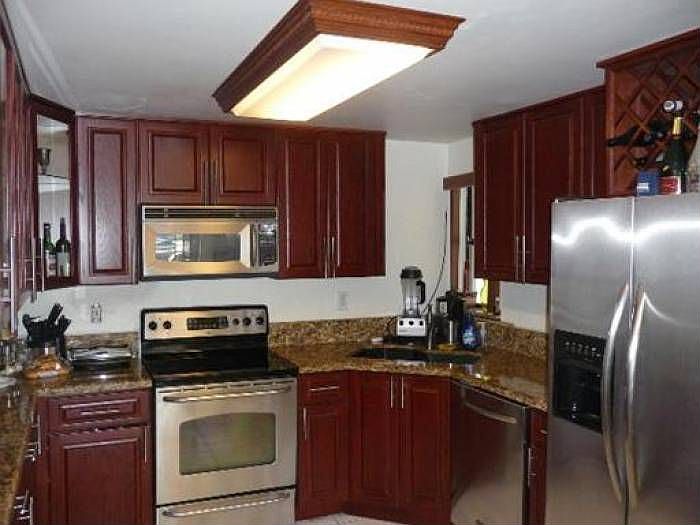 1st image of 302 Poinciana Dr