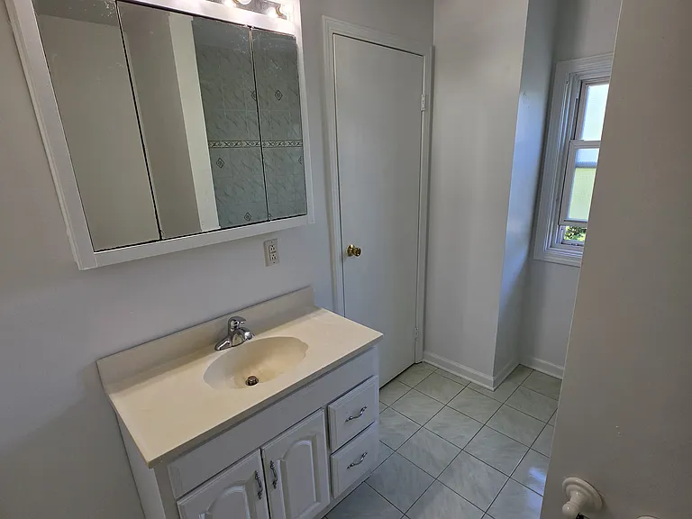 390 Richmond Ave #2 — Photo 13