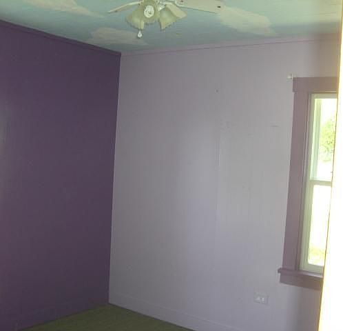 2nd image of 927 Maple St