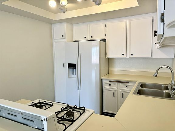 3rd image of 9885 Caspi Gardens Dr Unit 8