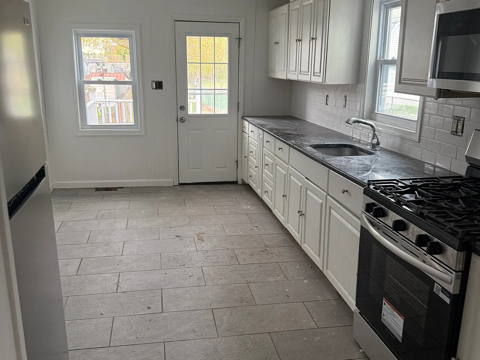 319 Walnut — Photo 2