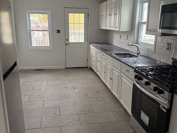 2nd image of 319 Walnut St