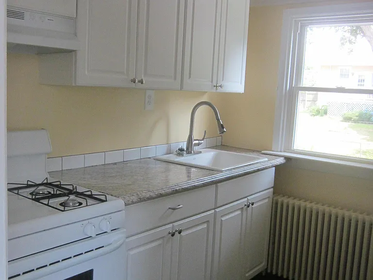 1268 Maple Ave — Photo 2
