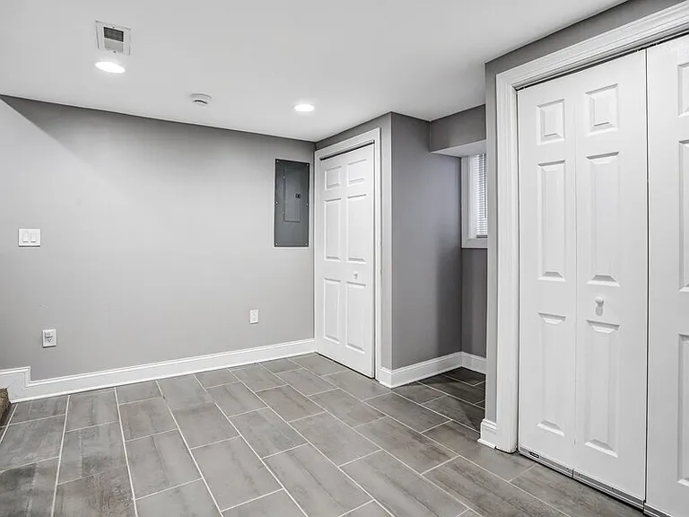 812 Burns St SE — Photo 67