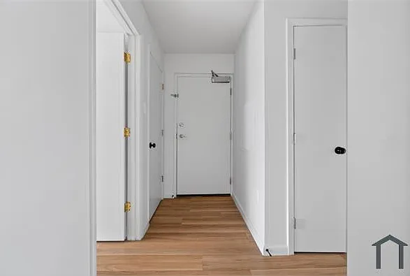 3 bed, 900 sqft, $2,250 — Photo 3