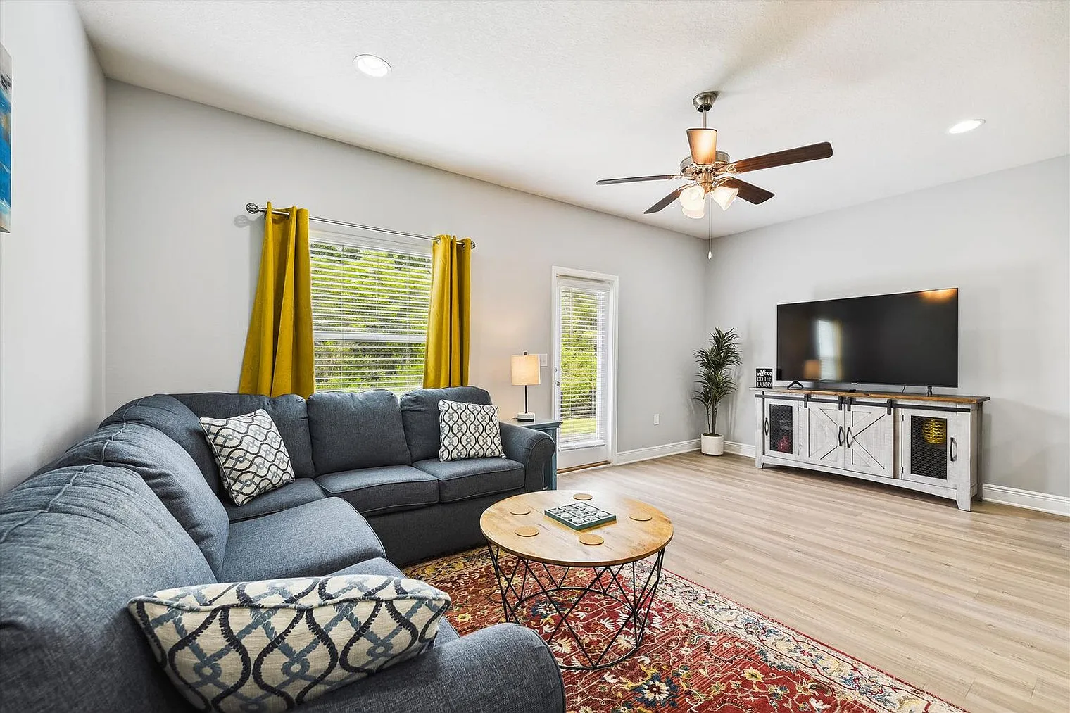 3 bed, 2.0 bath, 1539 sqft, $3,210 — Photo 1