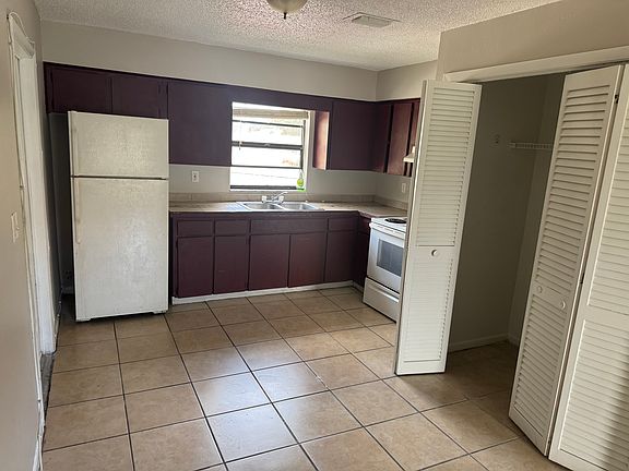 5th image of 11716 N 17th St APT G