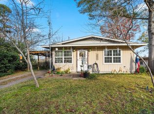 224 Crockett St, Lone Star, TX 75668