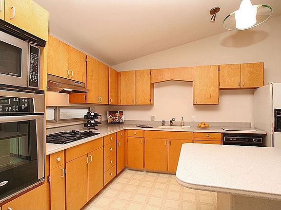 5th image of 9522 12th Ave NW