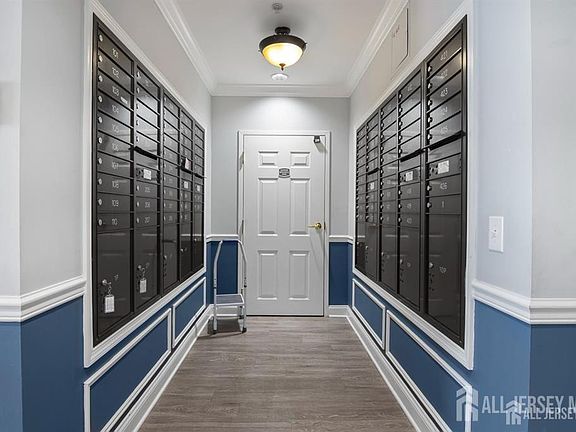 3rd image of 323 Regency Pl