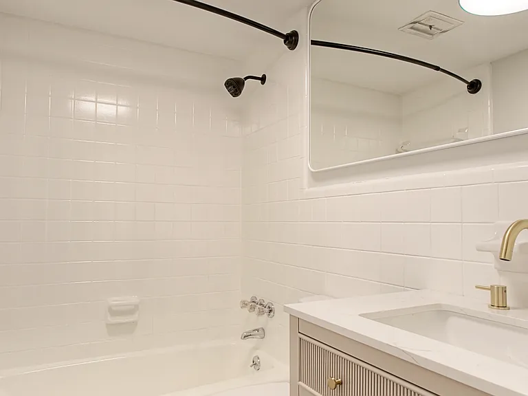 2540 Madison Rd #7 — Photo 10