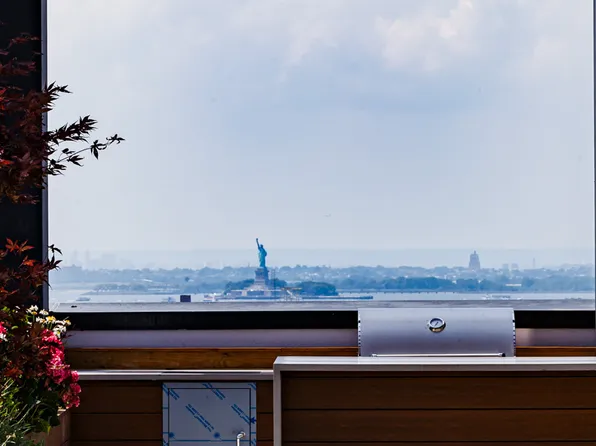 584 Fourth Avenue image 19 of 21