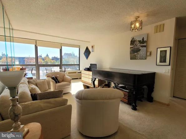 241 S 6th St APT 511A, Philadelphia, PA 19106