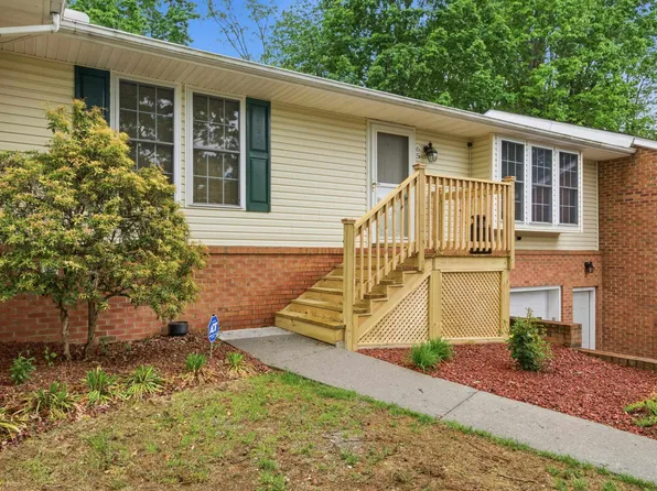 65 Justin Ln, Christiansburg, VA 24073