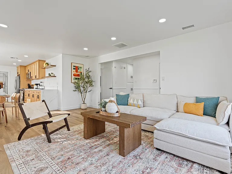 1103 Church St — Photo 10