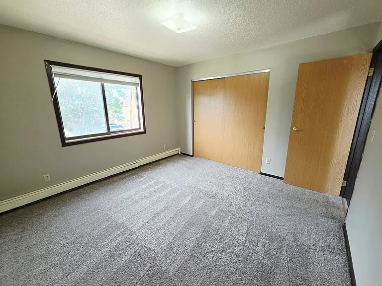 3010 E Rosser Ave — Photo 5