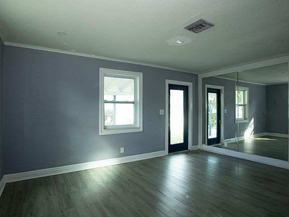 5th image of 849 W 2nd Street