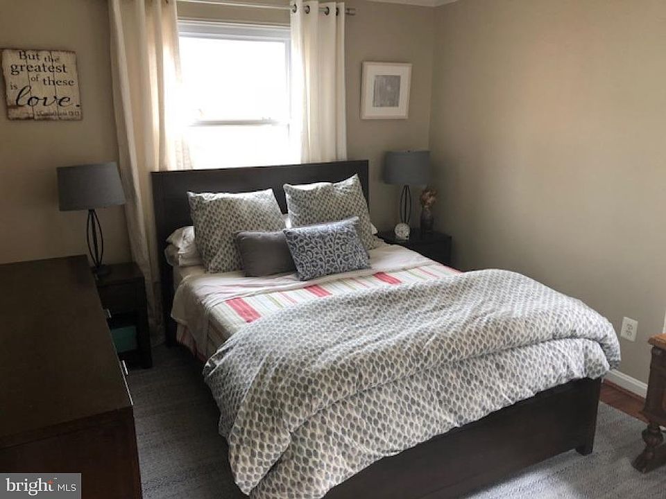 2nd image of 1627 Massachusetts Ave SE APT 203