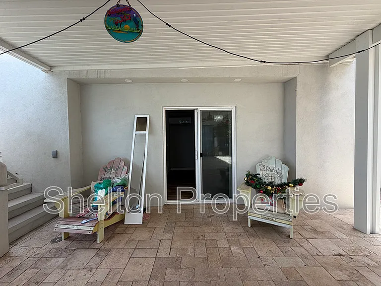 2514 E Fairmount Ave — Photo 31