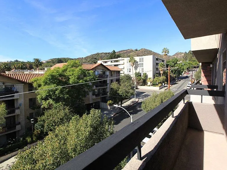 Savoy West Apartments — Photo 33