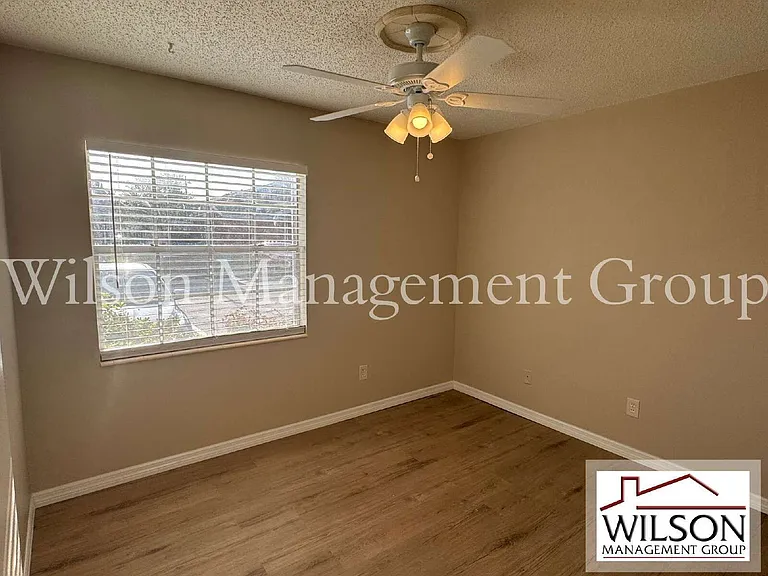 1241 Heritage Ln — Photo 4