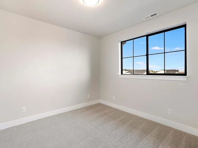 541 Canyon Falls Dr — Photo 37
