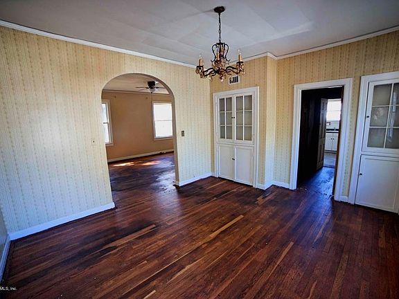 4th image of 169 Andress St