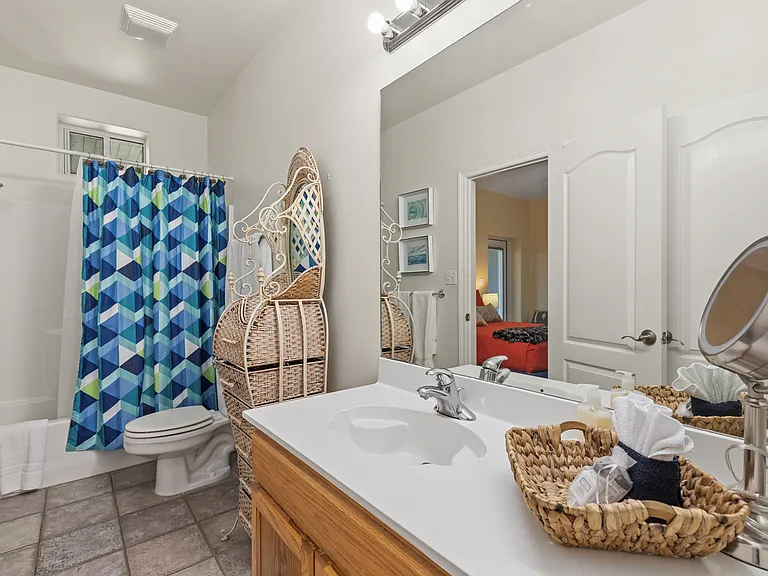 124 E Acapulco St #B — Photo 29
