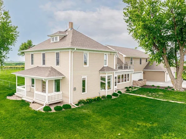 31506 Pioneer Trl, Treynor, IA 51575