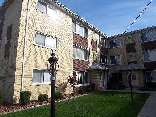 1st image of 6313 S Oak Park Ave Unit 1D