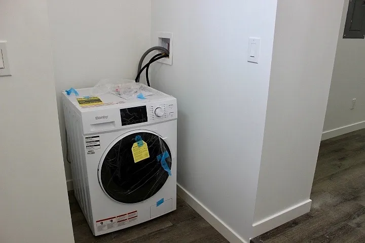 590 Main St E #1 — Photo 14