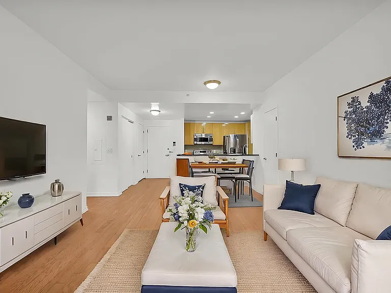 149 Essex St #4D — Photo 2