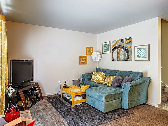 3rd image of 2944 Glen Dr #C8443e633
